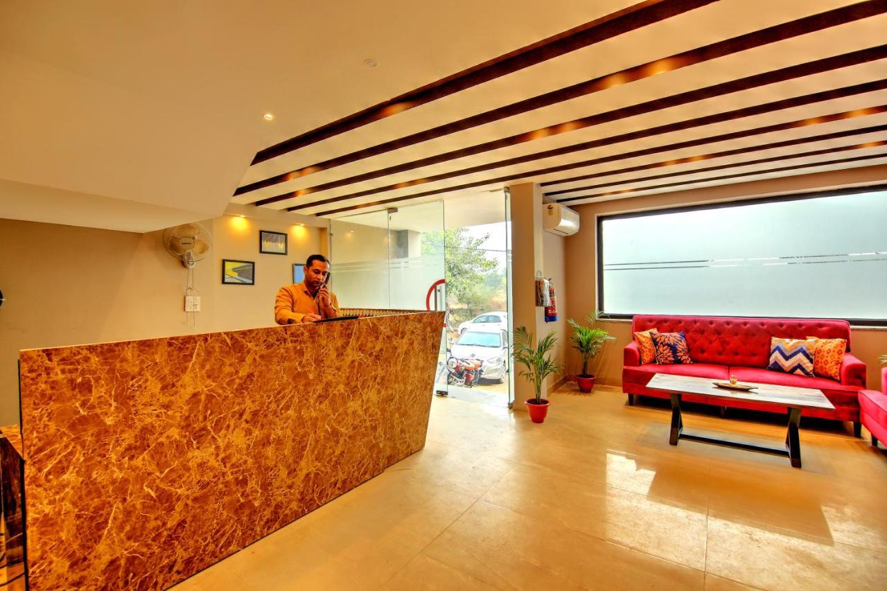 Artisan Rooms Neu-Delhi Exterior foto