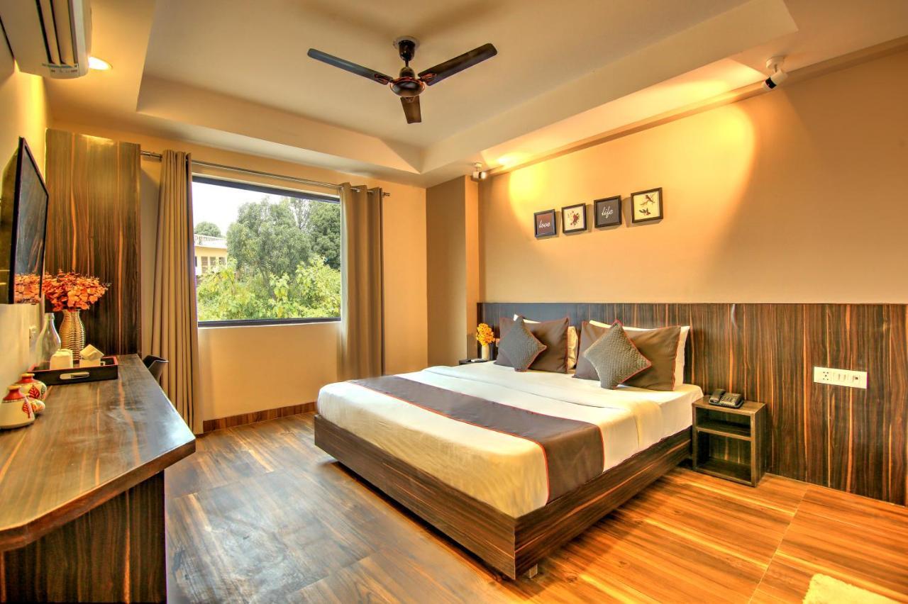 Artisan Rooms Neu-Delhi Exterior foto
